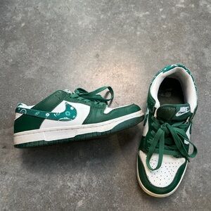 Nike Womens Green Sneakers